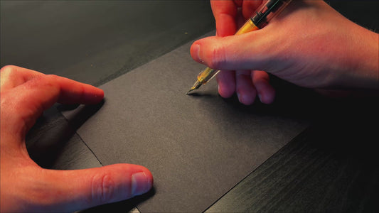 Faites entrer la calligraphie dorée dans vos événements